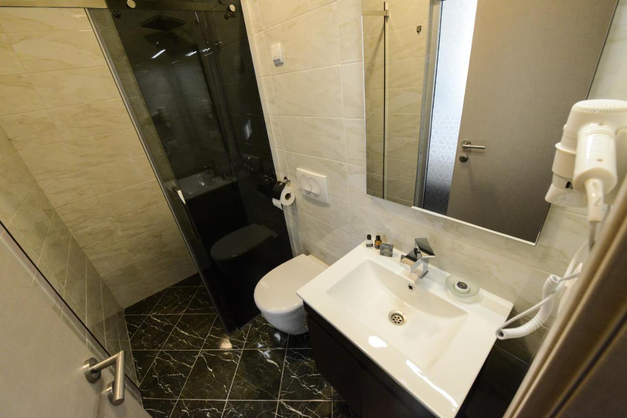 Hotel Cara 28 Skopje Ngoại thất bức ảnh