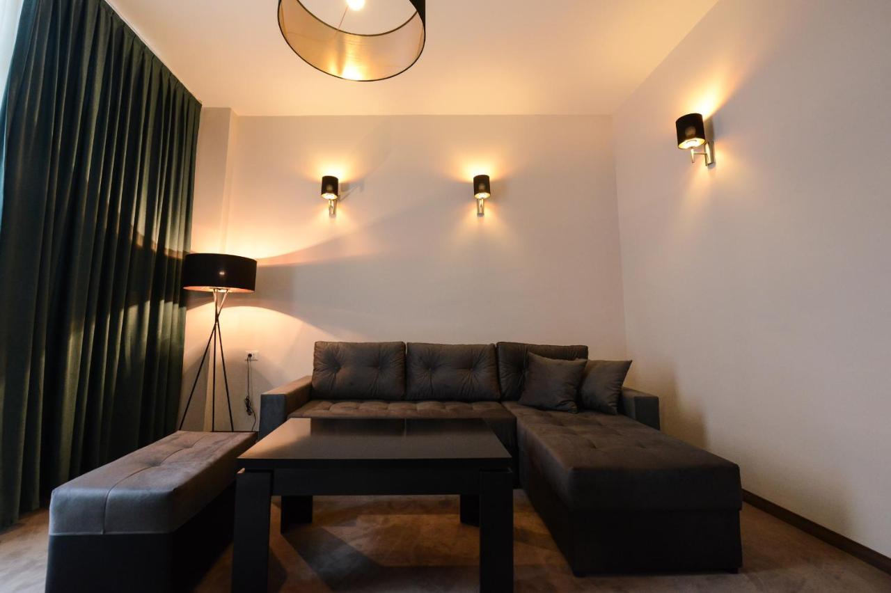 Hotel Cara 28 Skopje Ngoại thất bức ảnh
