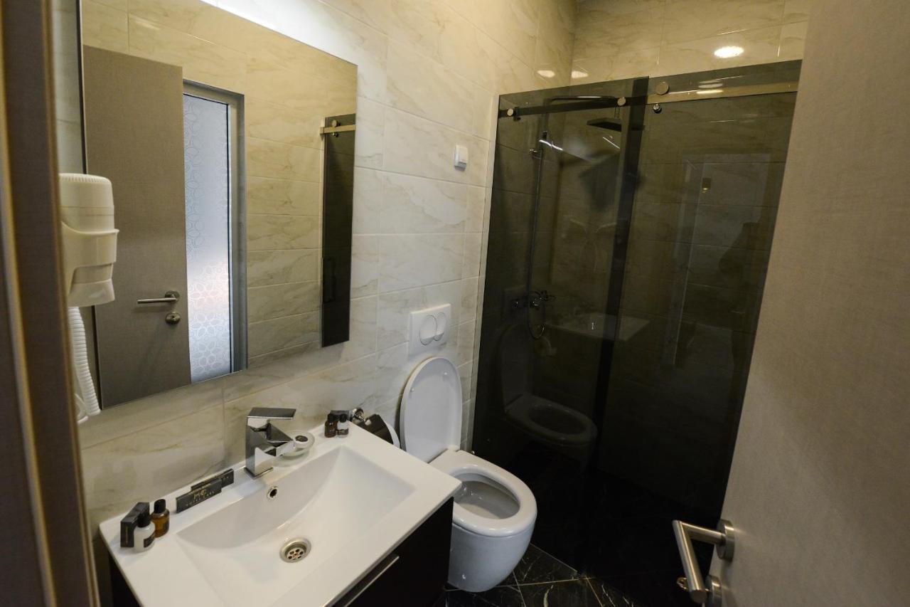 Hotel Cara 28 Skopje Ngoại thất bức ảnh