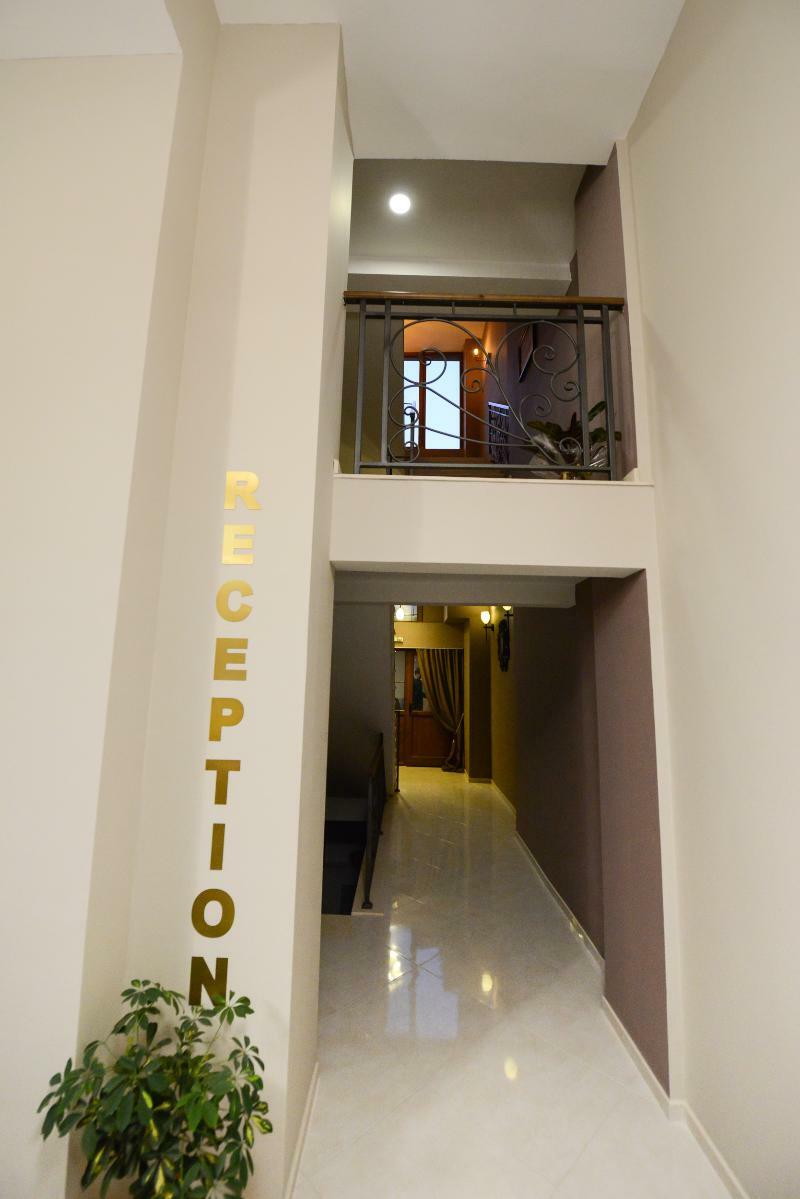 Hotel Cara 28 Skopje Ngoại thất bức ảnh